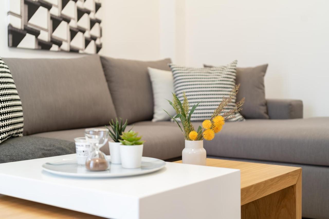 Pagrati'S Best Apartment Атина Екстериор снимка